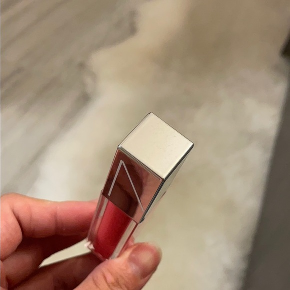NARS Full Vinyl Lip Lacquer. Valencia - Picture 3 of 3